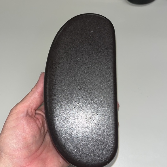 Michael Kors large hard brown case with cleaning cloth - Picture 5 of 8